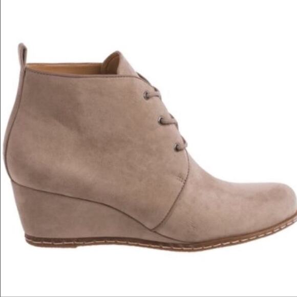 Franco Sarto Annabelle tan lace top wedge booties ankle size 9.5 heel suede - Picture 1 of 8